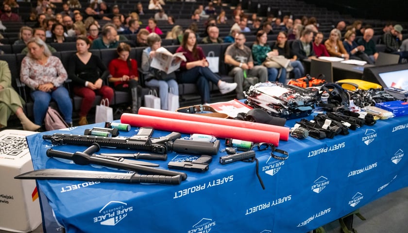 Powiększ obraz: <p>Pierwsze ze szkoleń dla mieszkańc&oacute;w Wrocławia z zakresu obrony cywilnej</p>