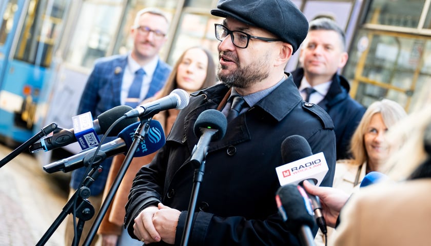 Powiększ obraz: Witold Woźny, początek kampanii Złoty Wąs 2025, 4 listopada