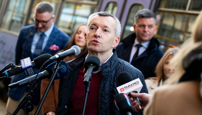 Powiększ obraz: dr n. med. Andrzej Przybyła, początek kampanii Złoty Wąs 2025, 4 listopada