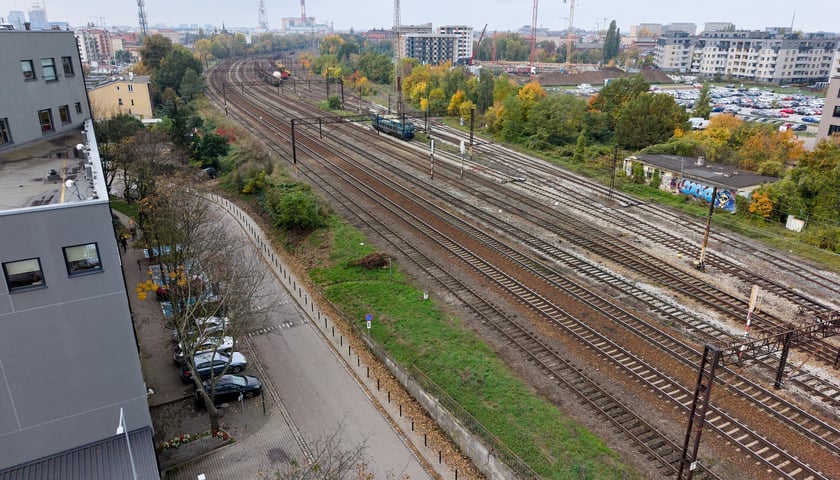 Powiększ obraz: Okolice tunelu oznaczonego na mapie jako 1. Rejon ulicy Dolnej (po stronie Ołbina) i ulicy Miłosza (po stronie Kleczkowa)