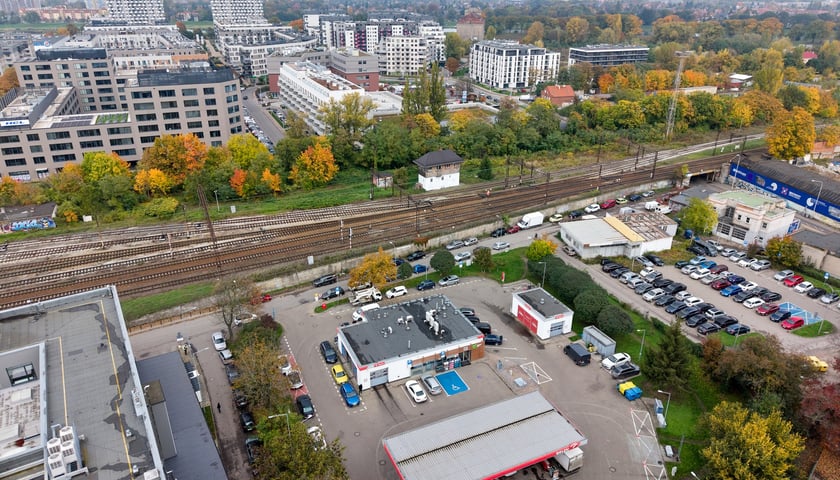 Powiększ obraz: Okolice tunelu oznaczonego na mapie jako 1. Rejon ulicy Dolnej (po stronie Ołbina) i ulicy Miłosza (po stronie Kleczkowa)