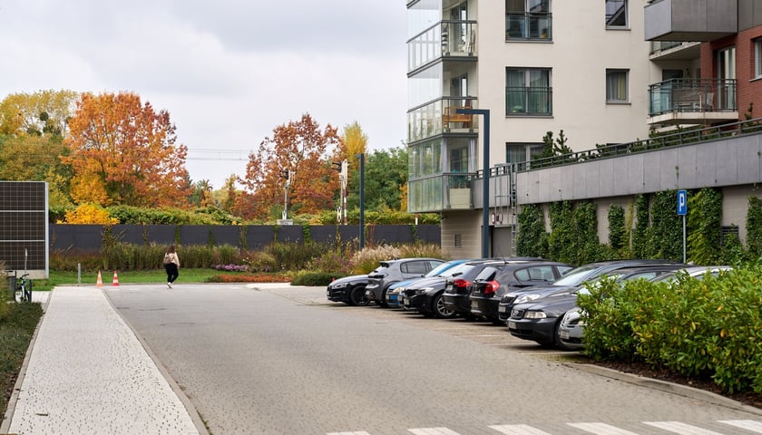 Powiększ obraz: Okolice tunelu oznaczonego na mapie jako 2. Rejon osiedla na terenie dawnego browaru (po stronie Ołbina) i ulicy Browarnej (po stronie Kleczkowa)