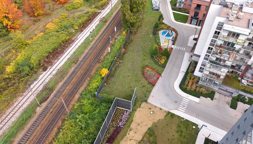 Powiększ obraz: Okolice tunelu oznaczonego na mapie jako 2. Rejon osiedla na terenie dawnego browaru (po stronie Ołbina) i ulicy Browarnej (po stronie Kleczkowa)