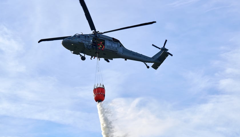 Powiększ obraz: Ćwiczenia służb na lotnisku we Wrocławiu, 5 listopada 2025