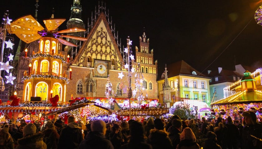 Powiększ obraz: Jarmark Bożonarodzenioy we Wrocławiu