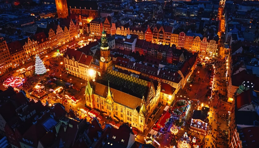 Powiększ obraz: Jarmark Bożonarodzenioy we Wrocławiu