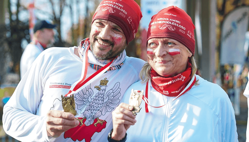 Uczestnicy Wrocławskiego Biegu Niepodległości z Wąsem 2025 , 11 listopada 2025 r.