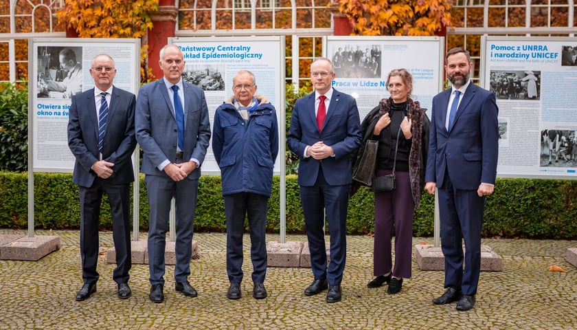 Powiększ obraz: Wizyta delegacji z Nicei - spotkanie z dyrekcją Ossolineum 14.11.2025