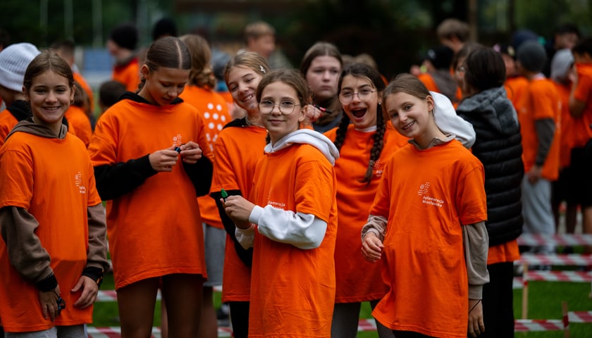 Powiększ obraz: Uczestnicy biegów na orientację