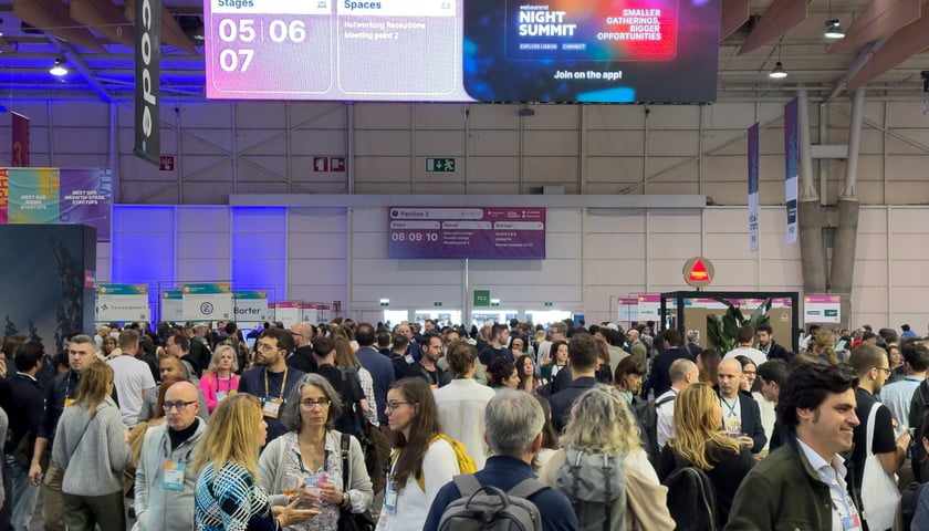 Web Summit 2025 - startupy z Wrocławia i regionu prezentują się na stoisku Dolnego Śląska