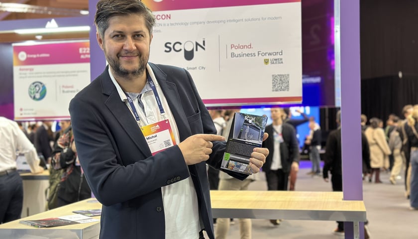 Web Summit 2025 - startupy z Wrocławia i regionu prezentują się na stoisku Dolnego Śląska