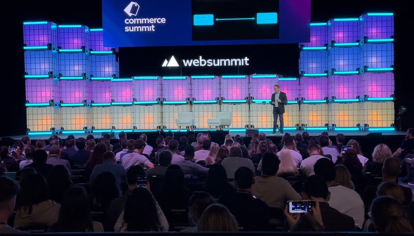 Web Summit 2025 - startupy z Wrocławia i regionu prezentują się na stoisku Dolnego Śląska