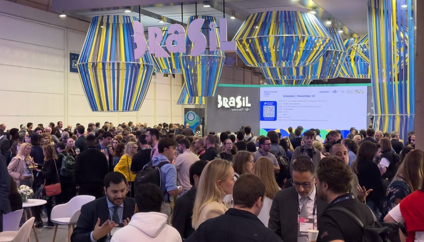 Web Summit 2025 - startupy z Wrocławia i regionu prezentują się na stoisku Dolnego Śląska