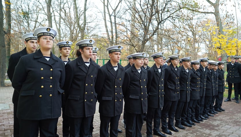 Śłubwanie pierwszoklasistów w Technikum Zeglugi Śródlądowej we Wrocławiu