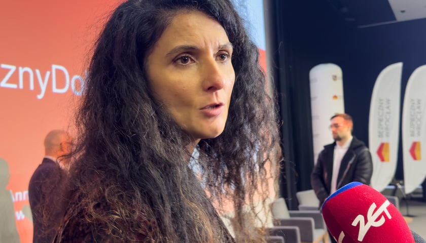 Powiększ obraz: <p>Wojewoda Anna Żabska r&oacute;wnież odniosła się do wydarzeń, kt&oacute;re wstrząsnęły dziś krajem, czyli do akt&oacute;w dywersji</p>