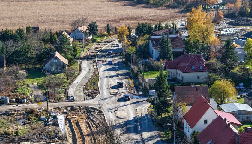 Powiększ obraz: Przebudowa ulicy Wilkszyńskiej - zdjęcie z początku listopada