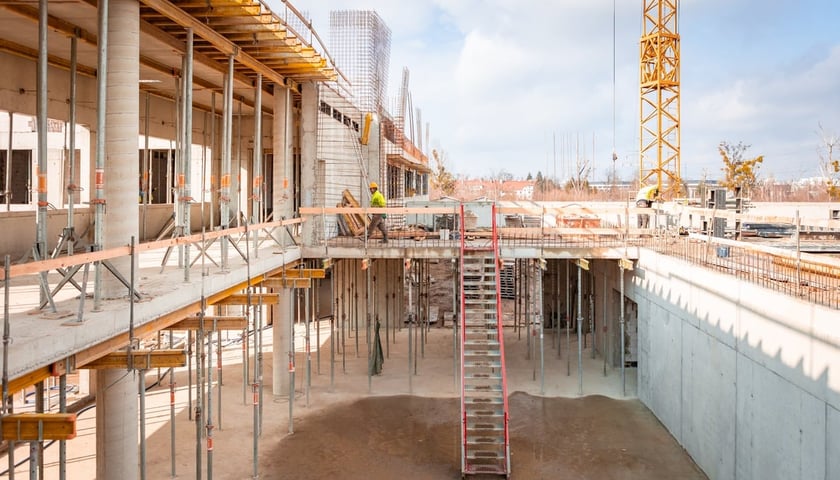 Powiększ obraz: Budowa Zespołu Szkolno-Przedszkolnego przy ul. Zwycięskiej, październik 2024