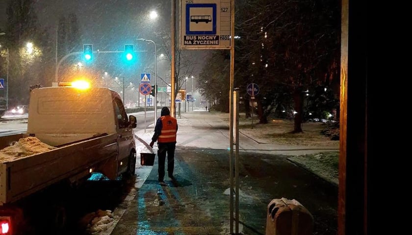 „Akcja Zima” we Wrocławiu. Służby pracują całą noc