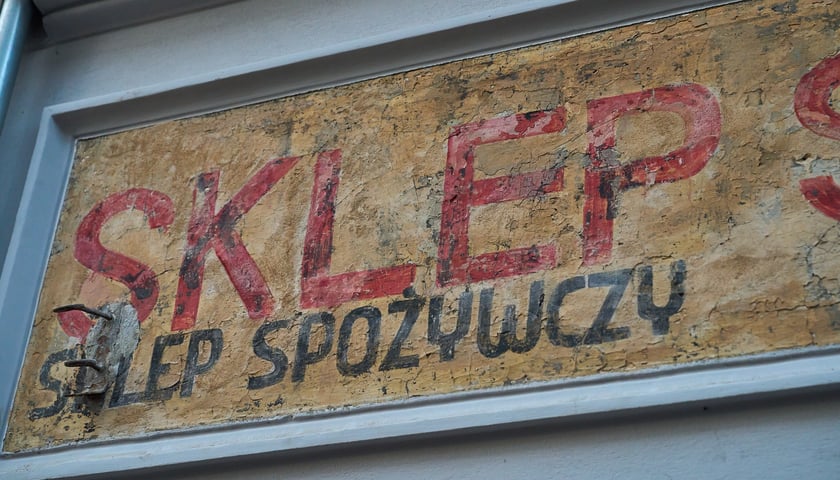 Powiększ obraz: Kamienica wspólnotowa Cybulskiego 19 w listopadzie 2025