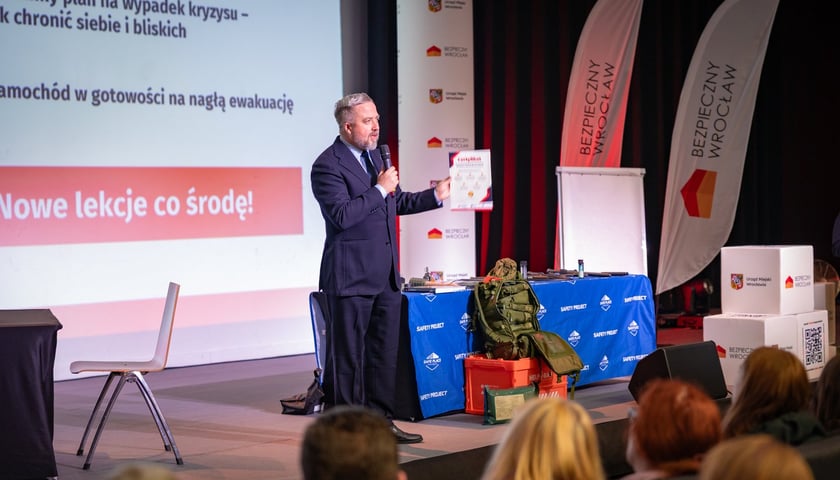 W ramach programu Bezpieczny Wrocław, już po raz trzeci odbyły się ćwiczenia w warsztaty z ochrony ludności, 26.11.2025 r.