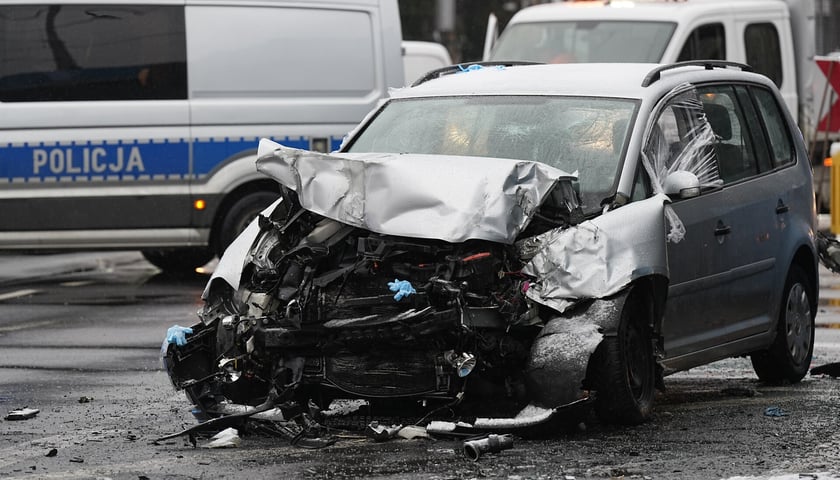 Powiększ obraz: <p>Pozbawienie wolności ze szczeg&oacute;lnym udręczeniem - za ten zarzu między innymi, męzcyzźni zostali umieszczeni na najbliższe (co najmniej) 3 miesiące w areszcie</p>