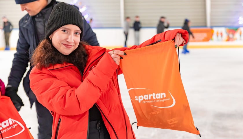 Andrzejki na lodowisku przy ul. Spiskiej we Wrocławiu