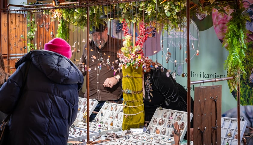 Powiększ obraz: Świąteczne Targi Minerałów, Biżuterii i Wyrobów Jubilerskich we wrocławskiej siedzibie NOT