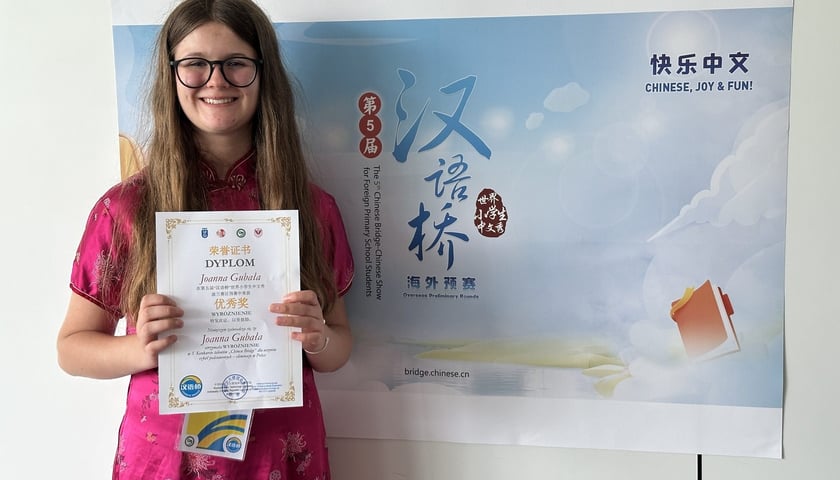 Powiększ obraz: 13-letnia Joanna Gubała podczas podróży po Chinach