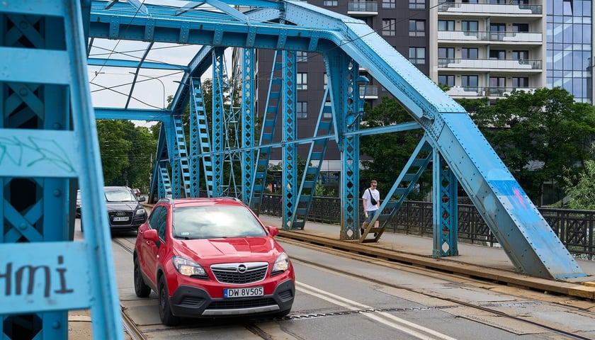 Powiększ obraz: Most Sikorskiego latem 2025 roku