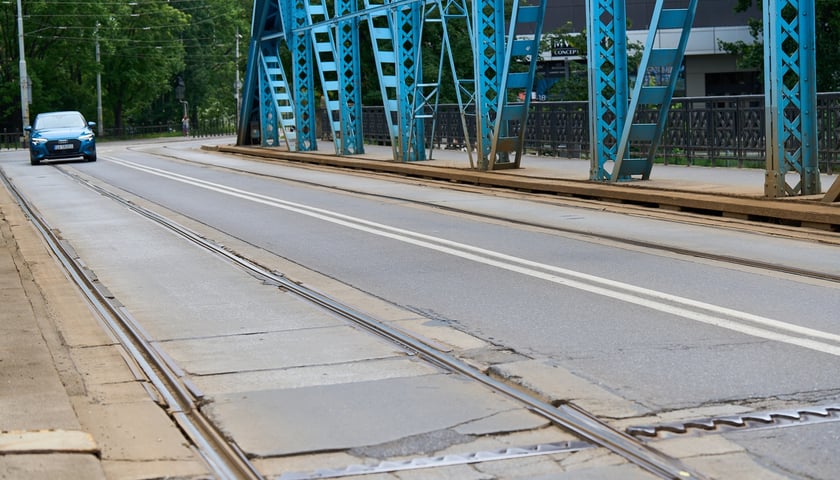 Powiększ obraz: Most Sikorskiego latem 2025 roku