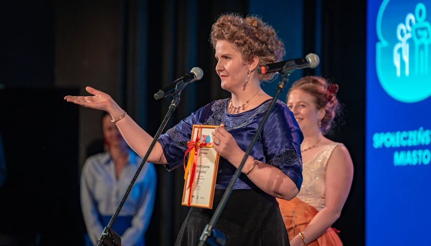 Powiększ obraz: Laureaci 30 Kreatywnych Wrocławia 2025 podczas gali w Teatrze Muzycznym Capitol