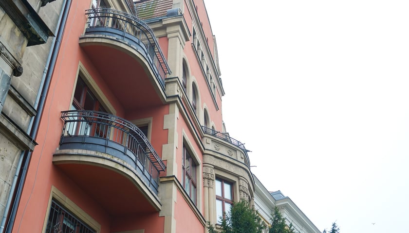 Plac Powstańc&oacute;w Śląskich 14