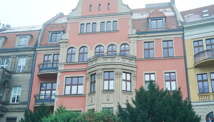 Plac Powstańc&oacute;w Śląskich 14