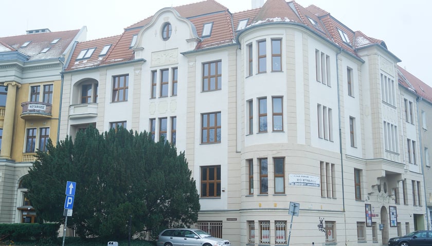 Plac Powstańc&oacute;w Śląskich 16-18