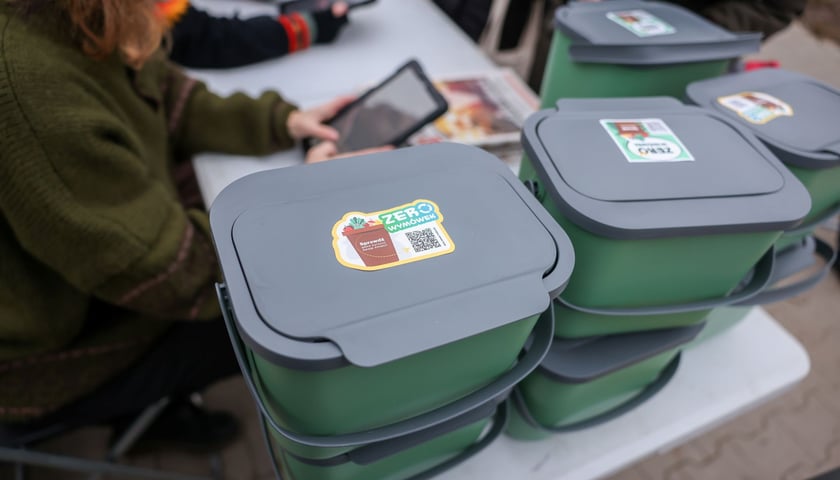 Powiększ obraz: <p>Akcje rozdawania wrocławianom pojemnik&oacute;w odbywają się kilka razy do roku</p>