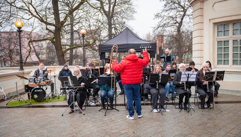 Powiększ obraz: Pierwszy dzień Jarmarku w Leśnicy