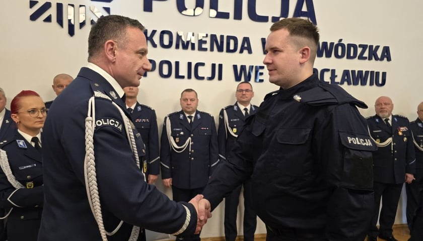 Ślubowanie nowych policjantek i policjantów we Wrocławiu