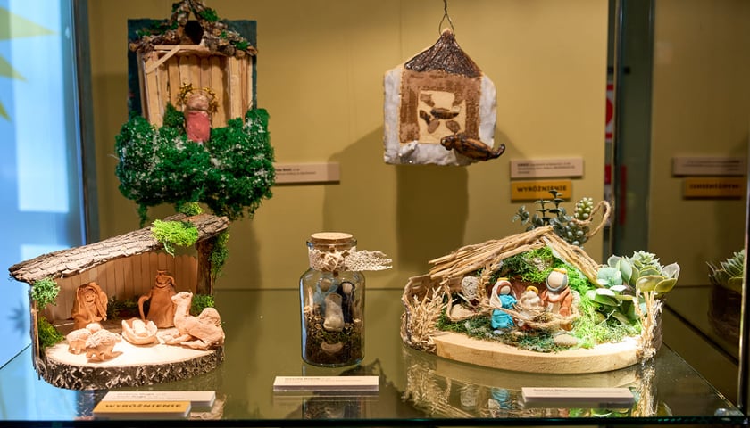 Powiększ obraz: Wystawa szopek wykonanych przez dzieci i młodzież. Muzeum Etnograficzne we Wrocławiu