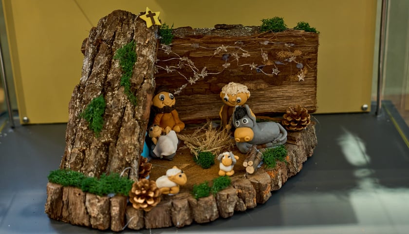 Powiększ obraz: Wystawa szopek wykonanych przez dzieci i młodzież. Muzeum Etnograficzne we Wrocławiu