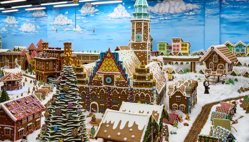 Powiększ obraz: Miasto z Piernika w Kolejkowie