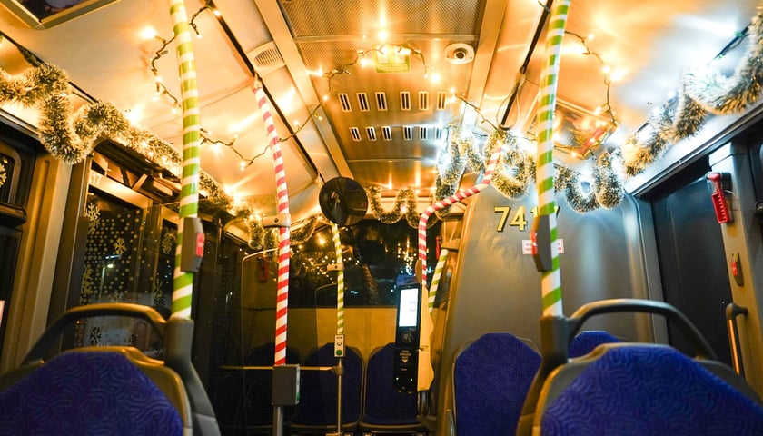 Powiększ obraz: Świąteczny autobus MPK Wrocław