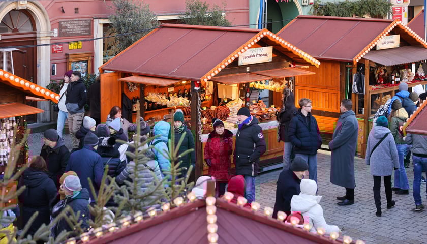 Powiększ obraz: Jarmark Bożonarodzeniowy we Wrocławiu  w piątek 26 grudnia 2025 roku