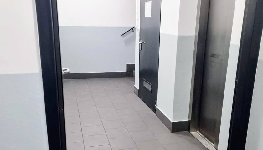 Wnętrze budynku TBS Wrocław przy ul. Brzozy po remoncie