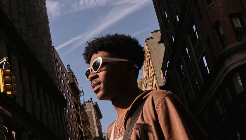 Powiększ obraz: Zdjęcie Bartka Sadowskiego i jednocześnie jeden z plakatów do kupienia w jego galerii