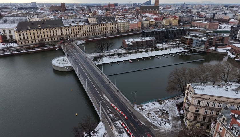 Powiększ obraz: Opustoszały Wrocław w noworoczne przedpołudnie 1 stycznia 2026 roku