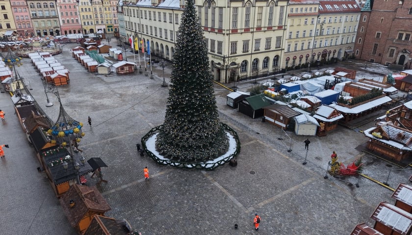 Powiększ obraz: Opustoszały Wrocław w noworoczne przedpołudnie 1 stycznia 2026 roku