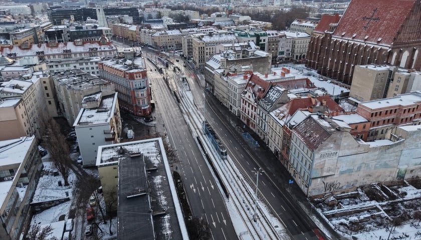 Powiększ obraz: Opustoszały Wrocław w noworoczne przedpołudnie 1 stycznia 2026 roku