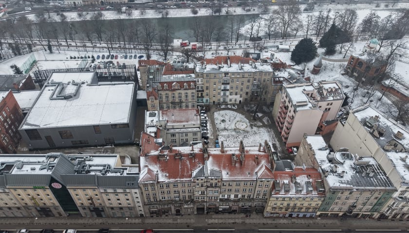 Powiększ obraz: <p>Planuje się tu także oświetlenie elewacji (LED) oraz monitoring</p>