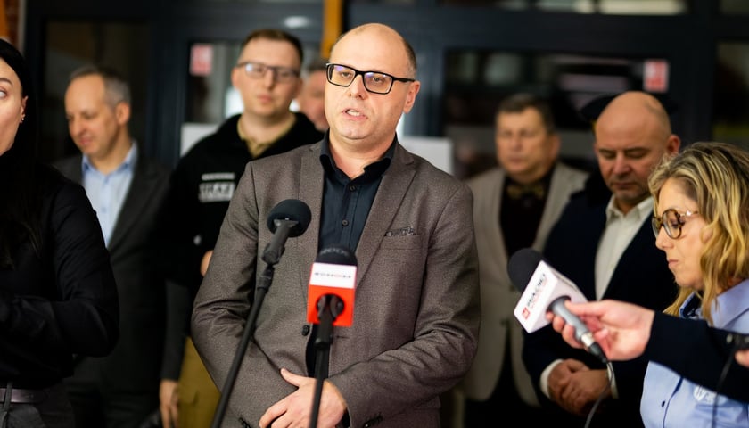 Powiększ obraz: Bartłomiej Bajak, dyrektor Centrum Zarządzania Kryzysowego