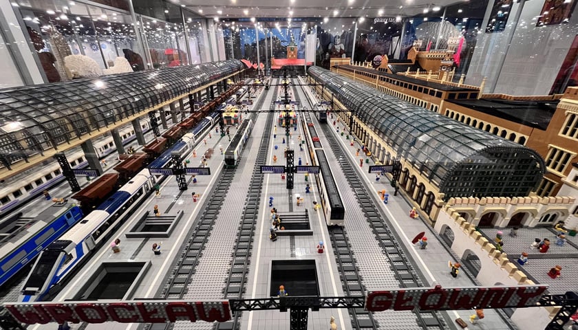 Powiększ obraz: Wystawa Budowli z Klocków Lego w Sky Tower